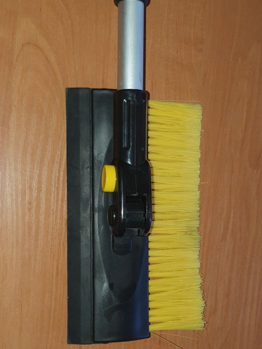 Скребок щётка от снега для автомобиля