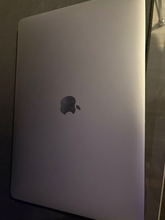 MacBook Pro 15” 2018 | 16GB RAM | 512GB SSD | Excelente Estado