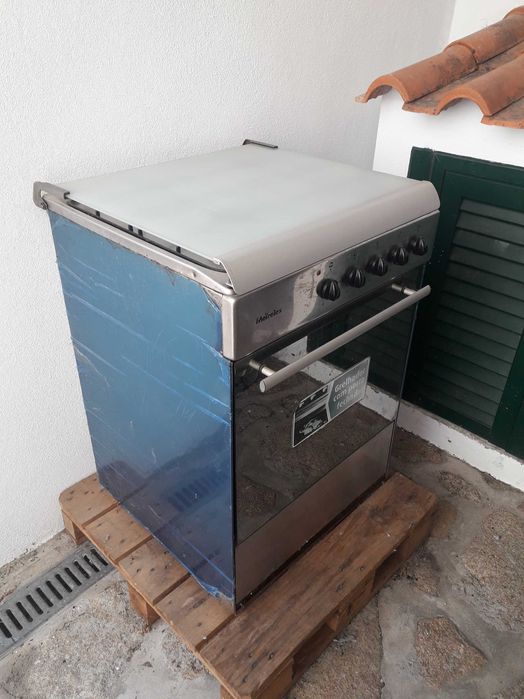 Fogao "Meireles" em bom estado