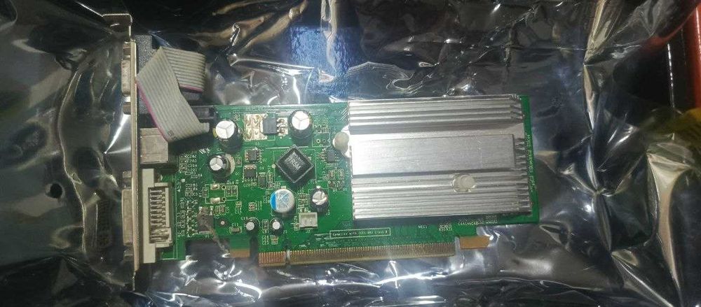 Відеокарта NVIDIA Quadro NVS 290 256mb PCI-Ex DDR2 64bit (DMS-59)