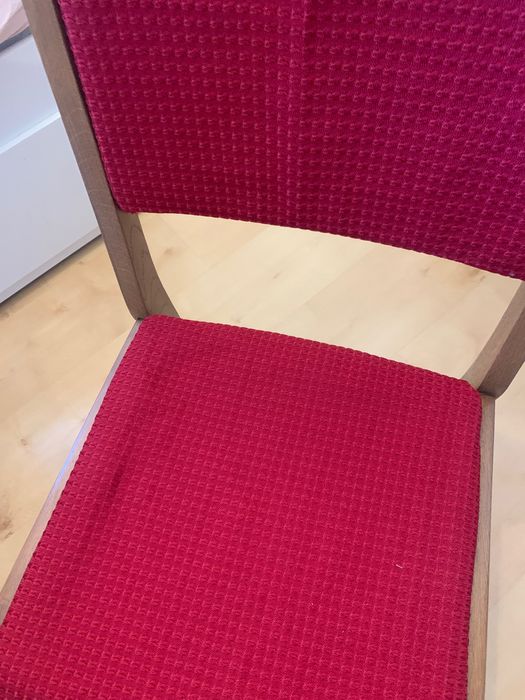 Stół z krzesłami po renowacji orzech