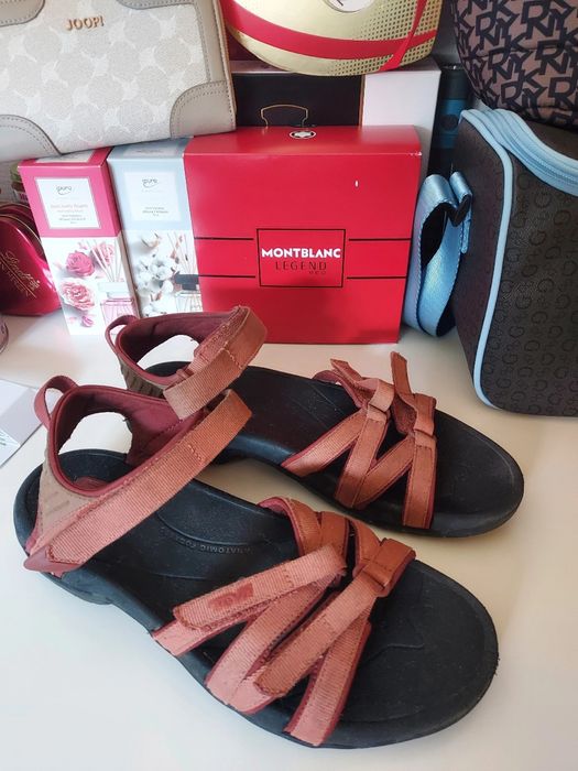 Продам оригинальные фирменные сандали босоножки Teva женские