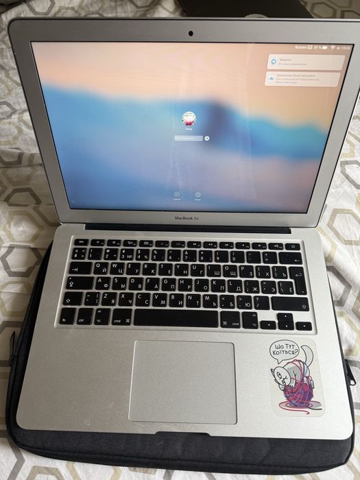 Продаю Macbook 13