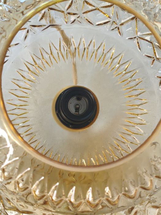 3× żyrandol PRL – lampa wisząca, bursztynowe szkło prasowane, vintage