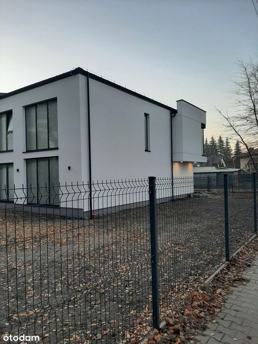 OSTATNI DOM Sulejówek pod Warszawą antresola