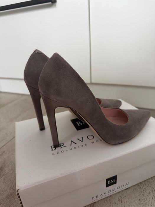 Туфлі сірі замшеві в ідеальному стані