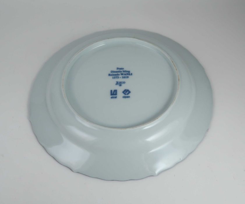 Prato porcelana azul e branca