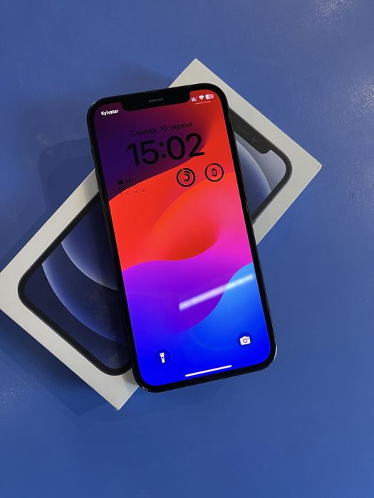 Продам Iphone 12
