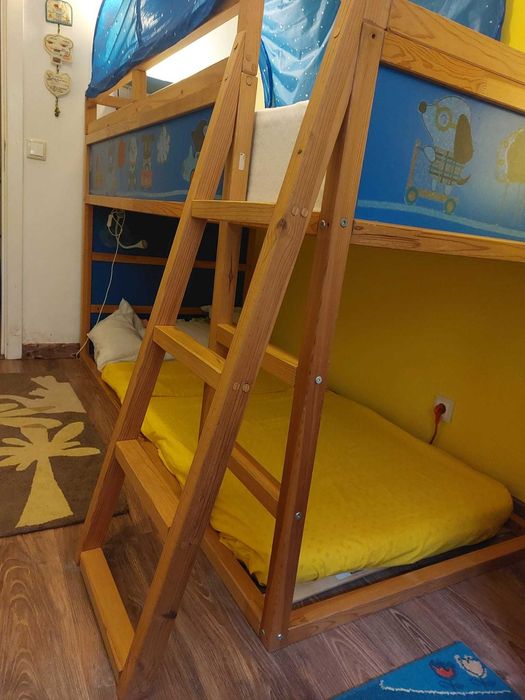 Kura cama beliche com estrado de baixo e dossel
Cama IKEA reversível K