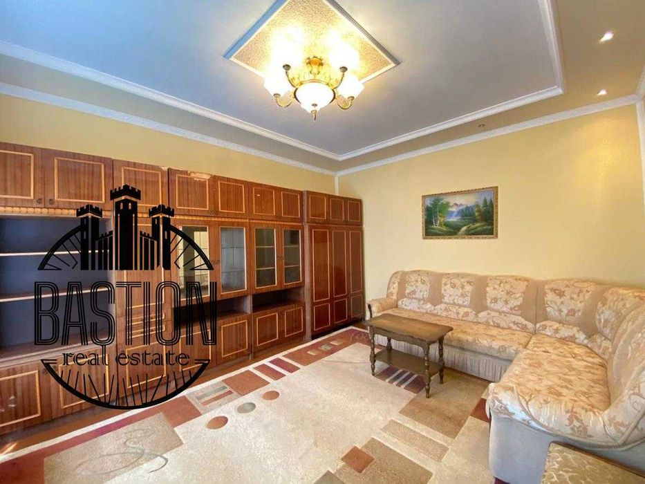 Продаж будинку у тихому та спокійному районі міста