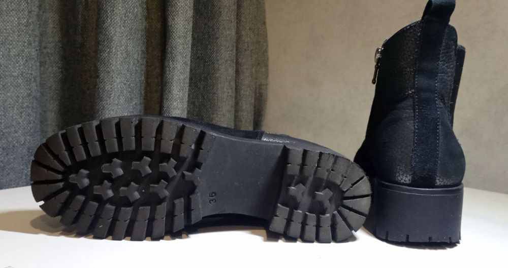 Продам ботинки зимние и деми 36,37 размера