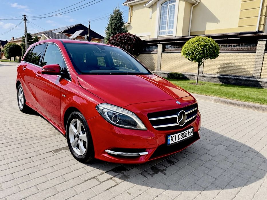 Mercedes Bklass офіційна
