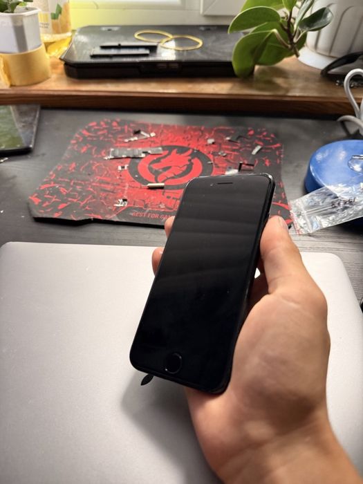iPhone se 2022 64