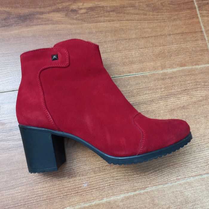 Черевички жіночі