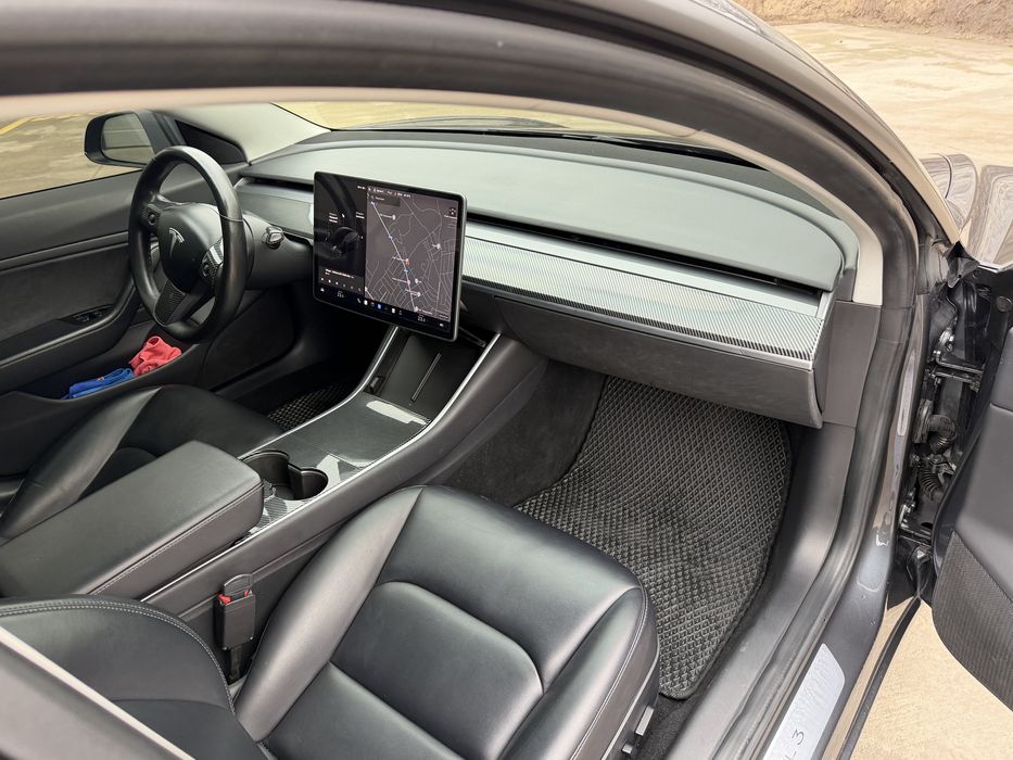 Tesla 3 повний привід, запас ходу 400+, обмін