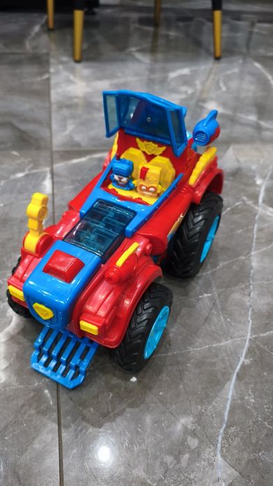 SuperZings pojazd zbieracz Hero Trick Monster Roller