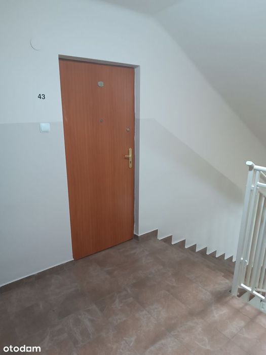 Południe - 2 piętro w bloku czteropiętrowym.