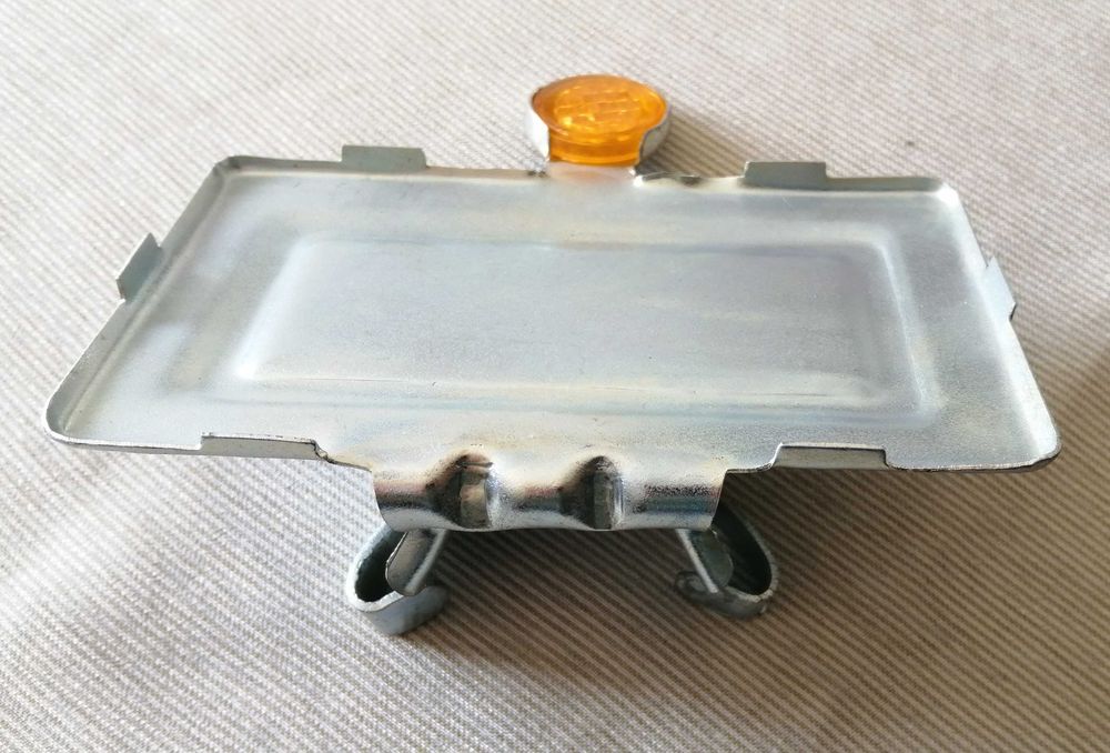 Matrículas e suportes de matrícula de bicicleta antiga