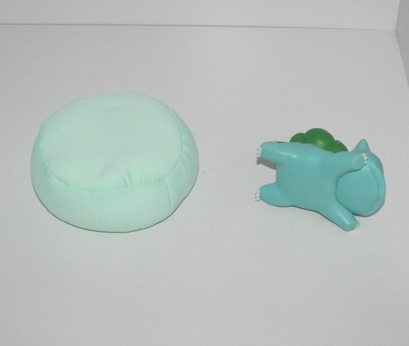 Pokémon Bulbasaur com Almofadinha Verde