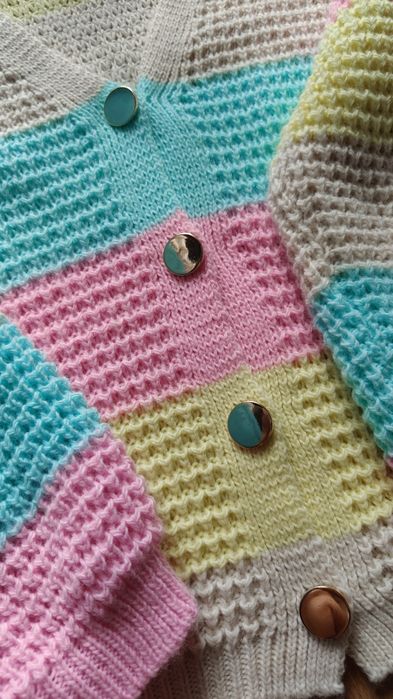 Sweterek tęczowy rozpinany rozmiar Uni