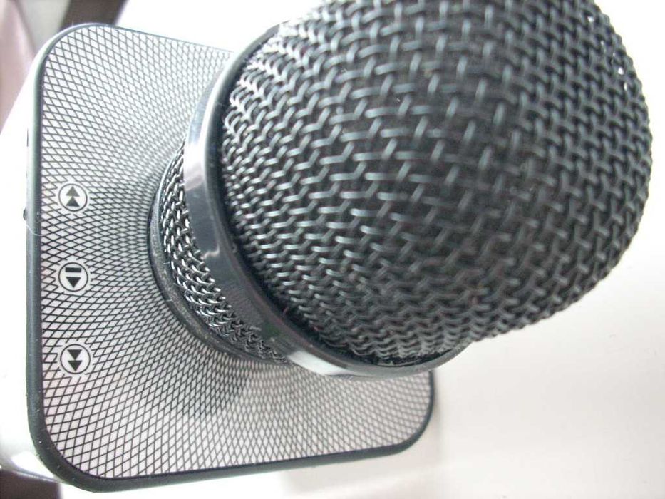 Karaoke mikrofon z głośnikami