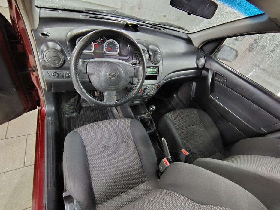 Aveo T255 (Zaz Vida) Хетчбек, 2ий власник + комплект резини.