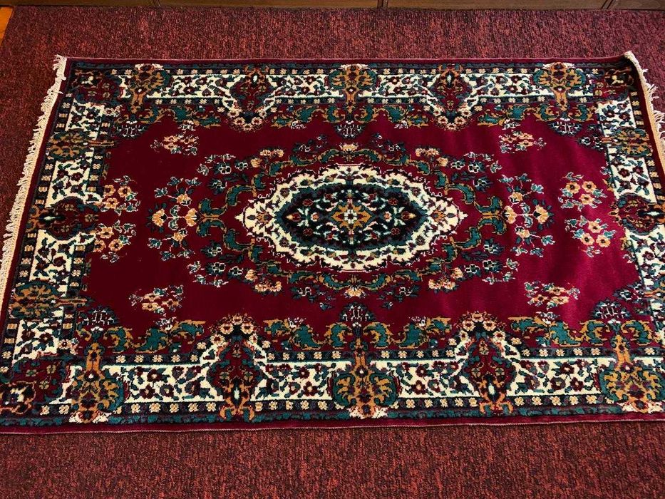 Ковры напольные или настенные.