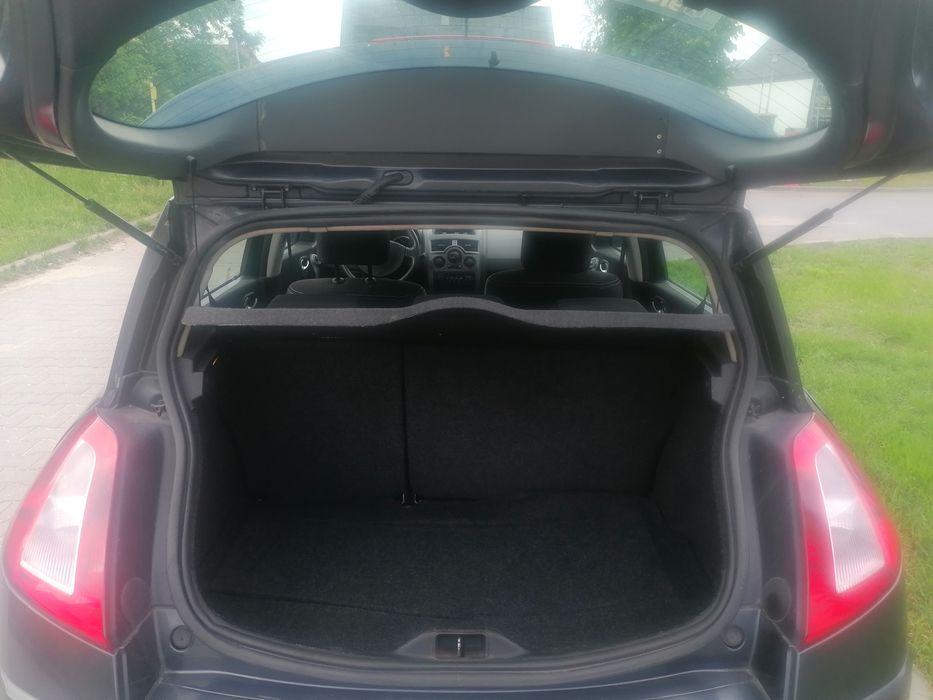 Renault megane 2005r 1.4 benzyna 193 tys 5 drzwi