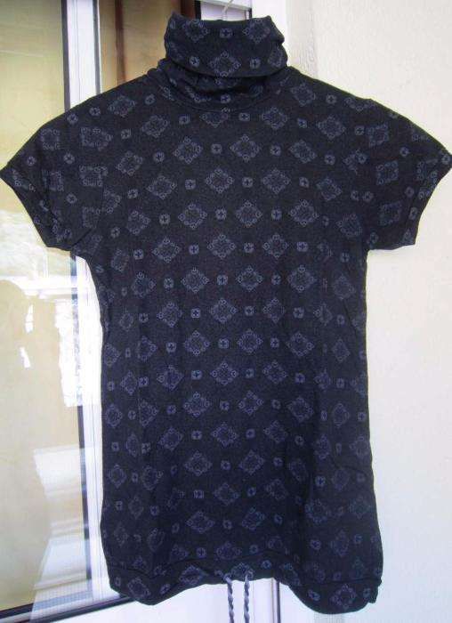 Blusa Preta e Cinzenta Gola Alta - Mulher - Bershka