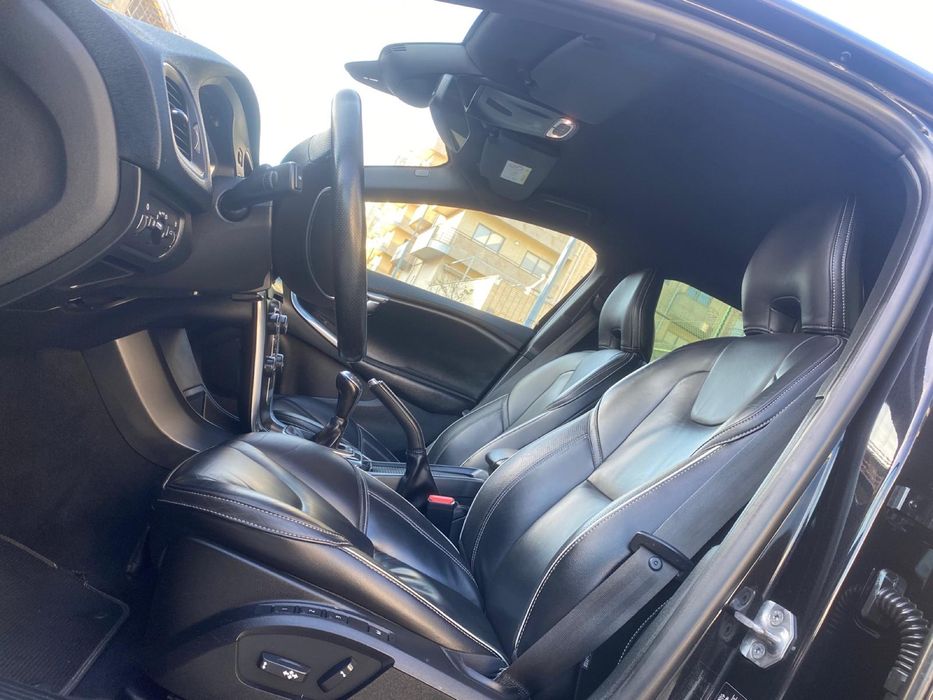 VOLVO V40  2.0  190cv  D4