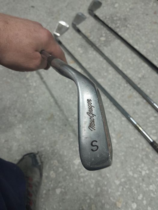 Vendo 4 tacos de Golf mac gregor