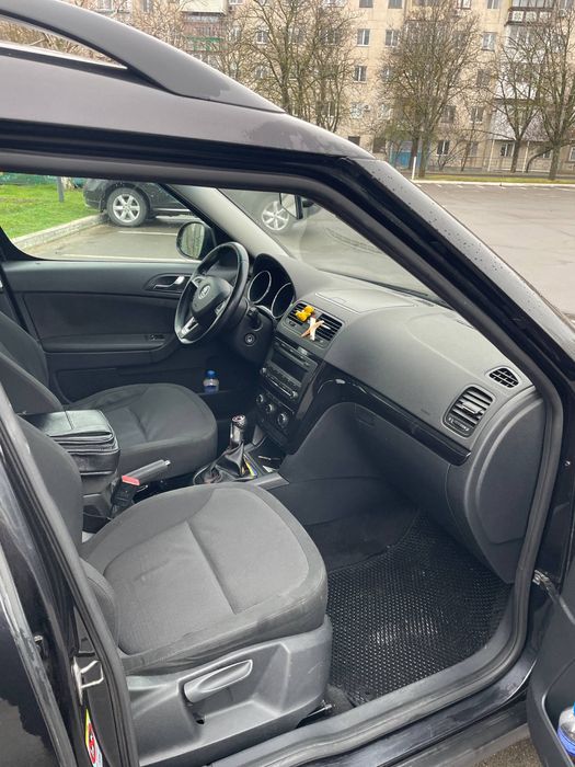Skoda Yeti 2009 VIN TMBLB25L1A6013800 фото оголошення 4 з 7