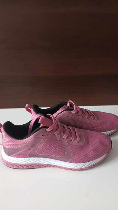 Sportowe buty r. 38 f. CRiVIT