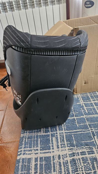 Cadeira Vaya plus i-size 45cm a 105cm, máximo 18kg. Dos 0 meses ao limite 105 cm ou 18kg.