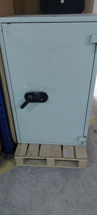 Cofre só manípulo e chave64585039501443120