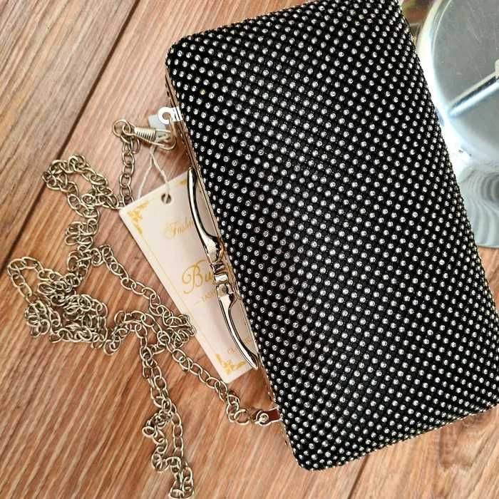 Piekna torebka wizytowa kopertówka czarna z cyrkoniami