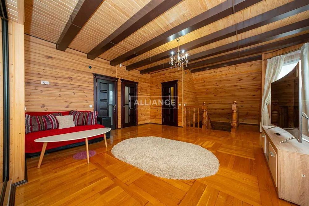 Затишний будинок з ремонтом в Надвірній!