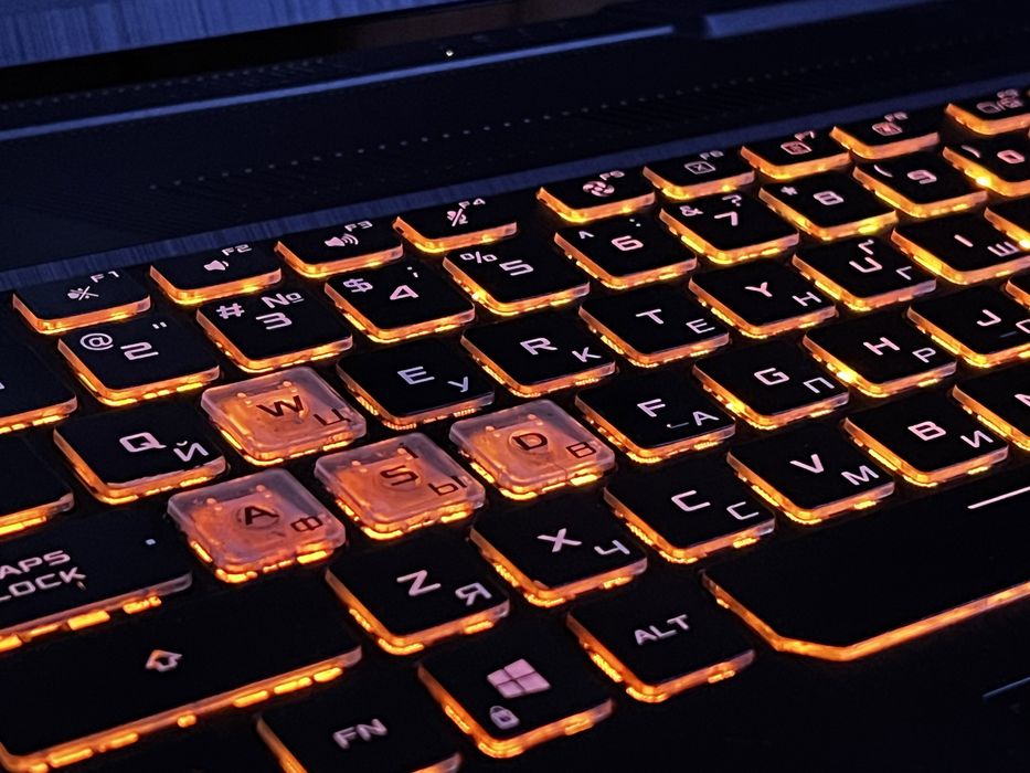 Asus TUF 15, GTX1650ti, 144hz, Core i5 10th