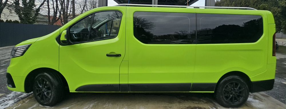 Продам мікроавтобус renault Trafic дев'ятимісний 2021-го року