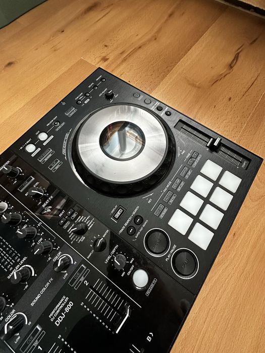 Pioneer DDJ 800 + skrzynia UDG