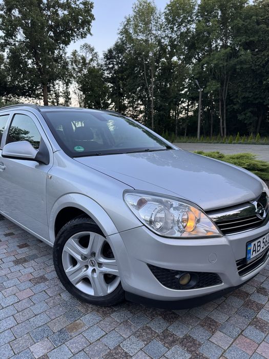 Opel astra H 2009р продам Опель Астра Н  авто в рідній фарбі