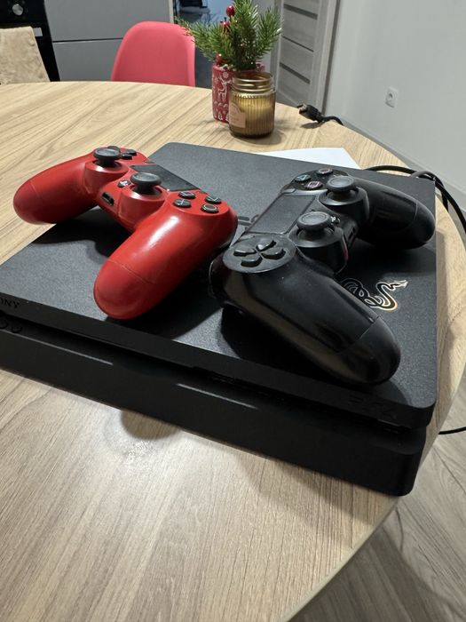 Продам PS4 в Отличном Состоянии