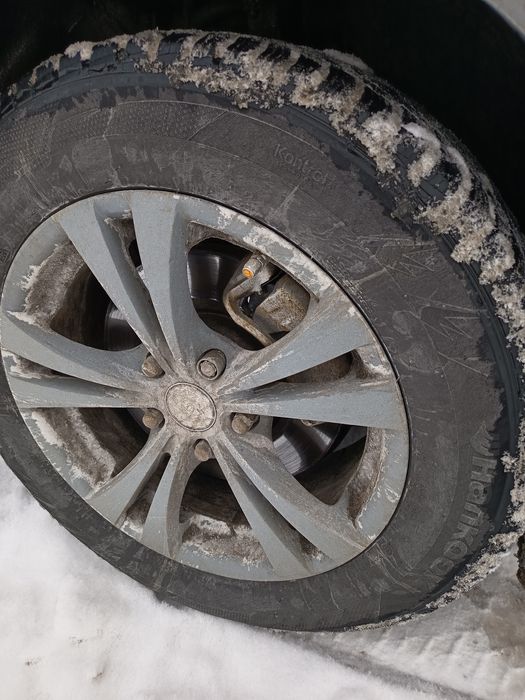 Продам Шини 215/60/16 Hankook