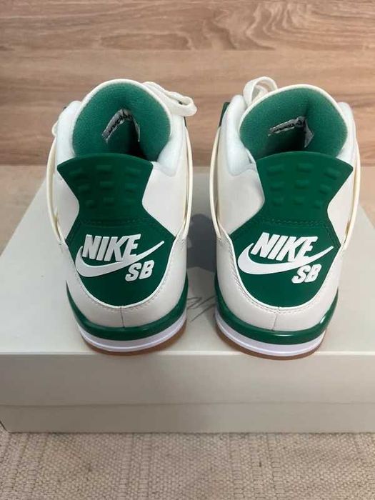 Załączony paragon Jordan 4 retro Pine Green R.43