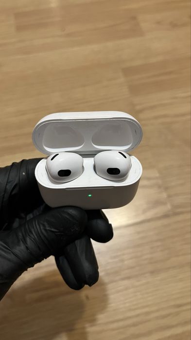 Apple AirPods III magsafe