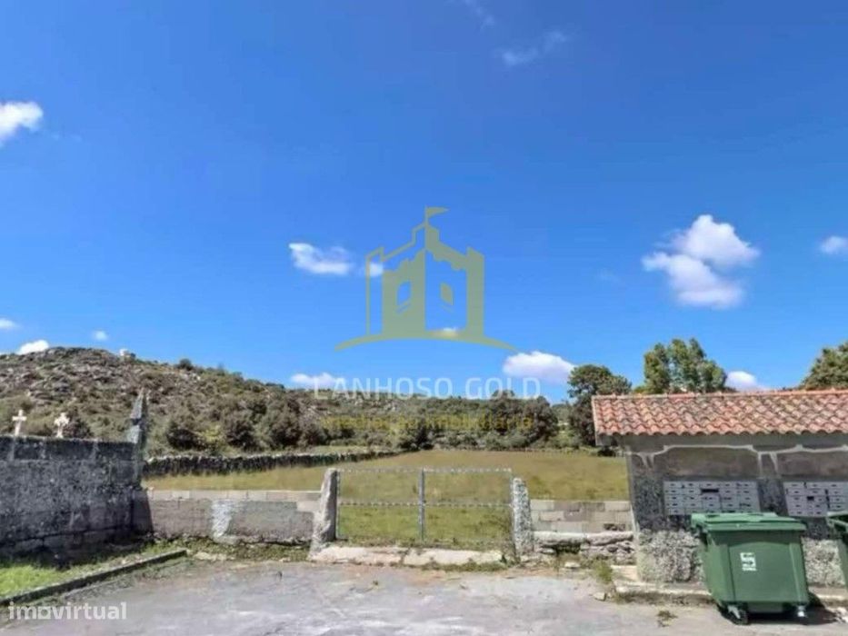 Terreno de 4550m² em Sarraquinhos, Montalegre - Excelente Oportunid...