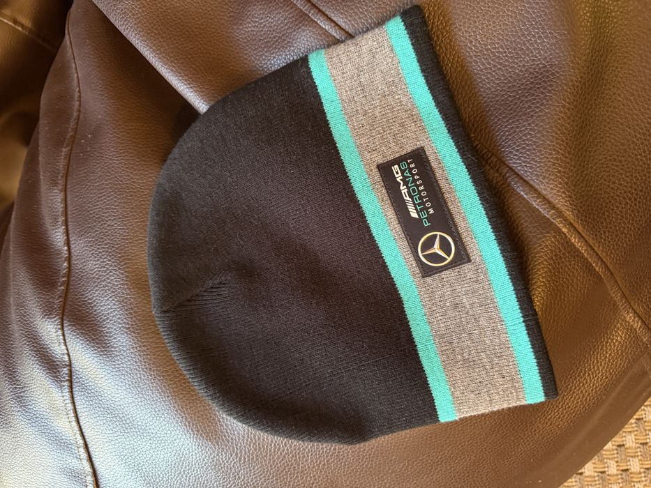 Mercedes roupas_