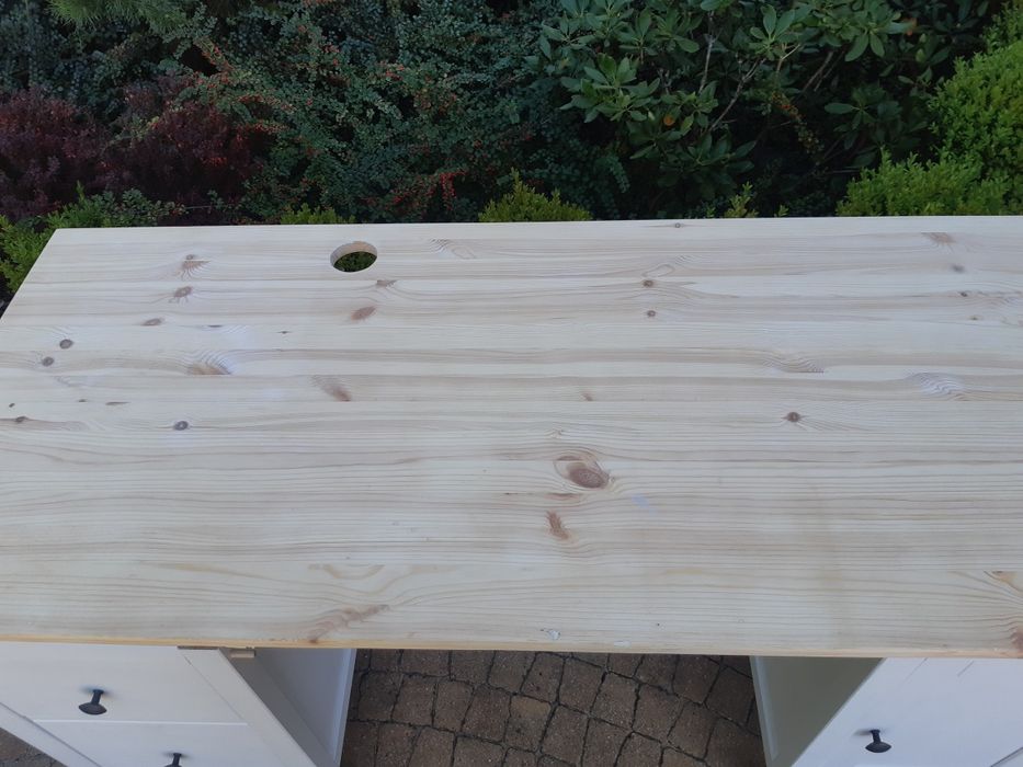 Drewniane biurko Ikea Hemnes białe