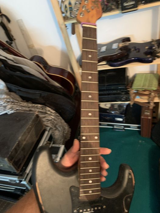 Frankenstrat troco por instrumento ou hardware