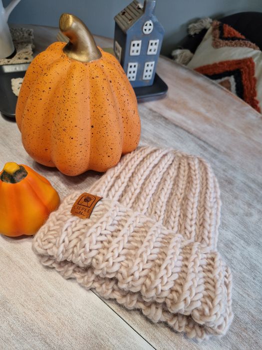 Czapka ręcznie dziergana wełna merino 100%